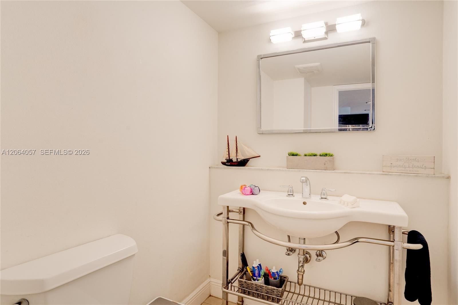 Photo of 2307 7th St (2307), Hallandale Beach, Florida, 33009 -