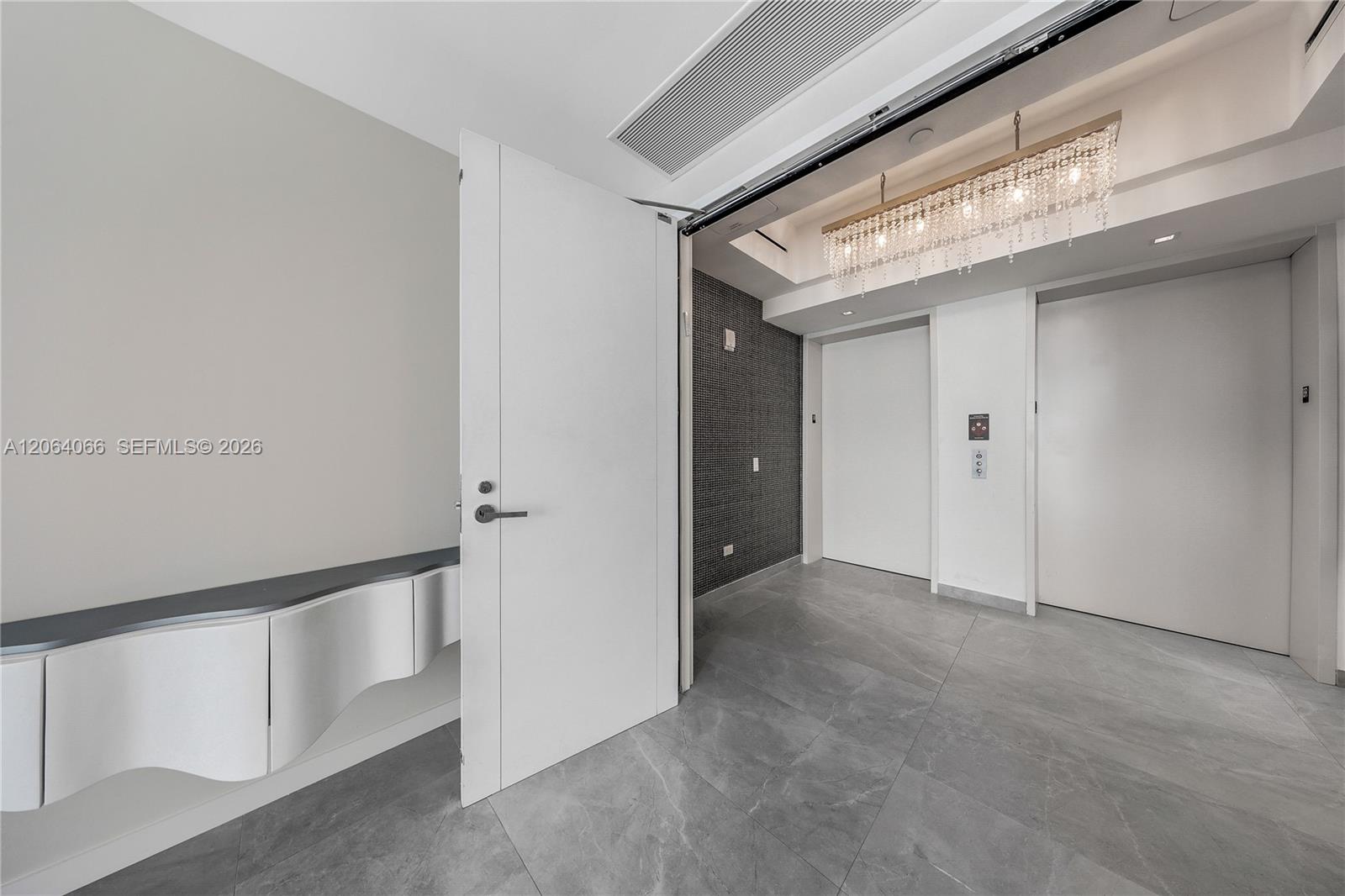 See details 1804 5 / 6 3625 sq. ft. $ 2026-08-03 0 Photo
