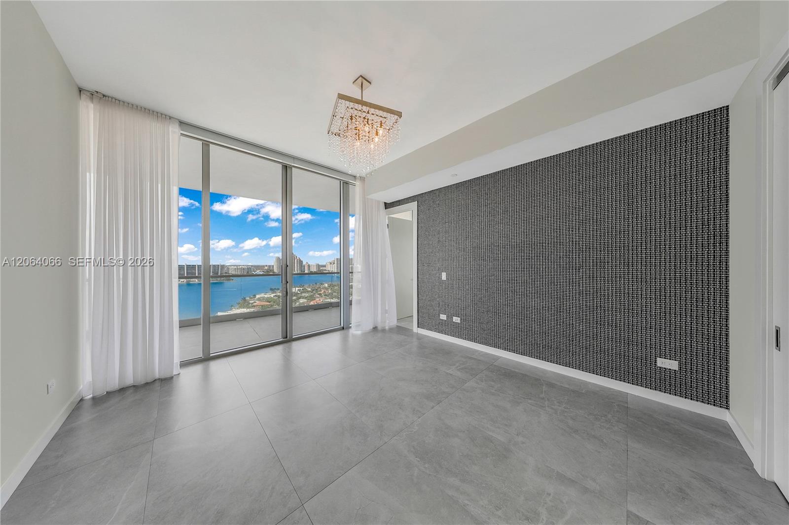 See details 1804 5 / 6 3625 sq. ft. $ 2026-08-03 0 Photo
