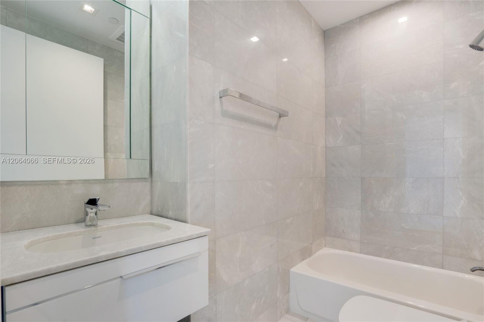 See details 1804 5 / 6 3625 sq. ft. $ 2026-08-03 0 Photo