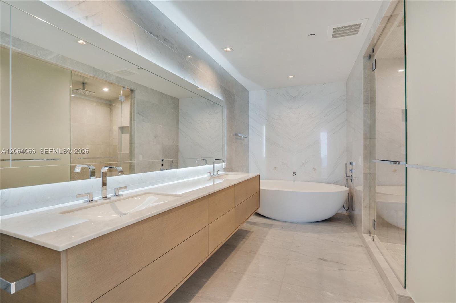 See details 1804 5 / 6 3625 sq. ft. $ 2026-08-03 0 Photo