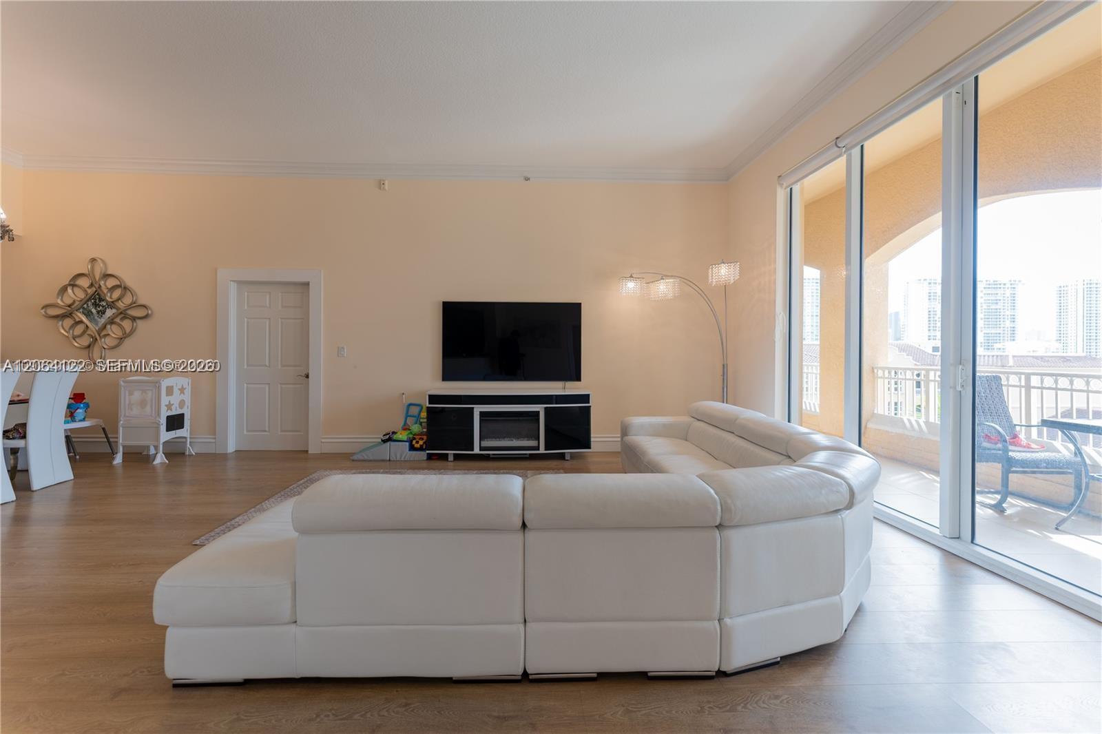 Photo of 3001 185th St  #710, Aventura, Florida, 33180 - 