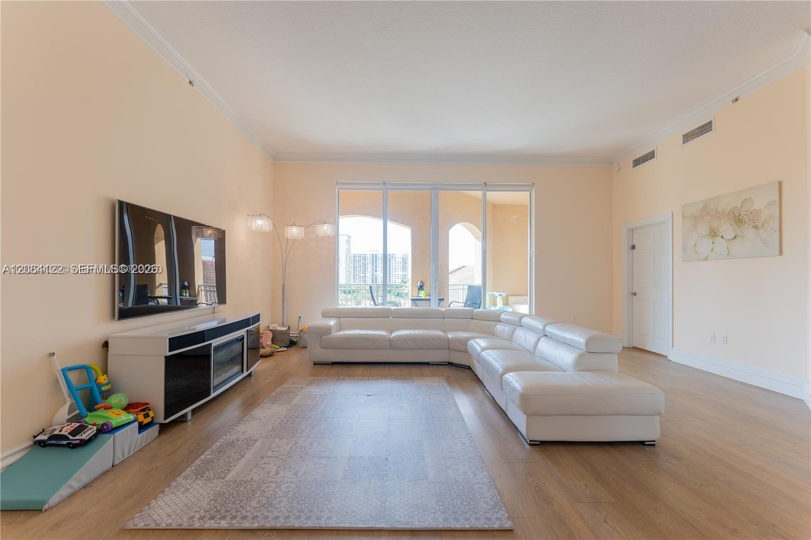 Photo of 3001 185th St  #710, Aventura, Florida, 33180 - 