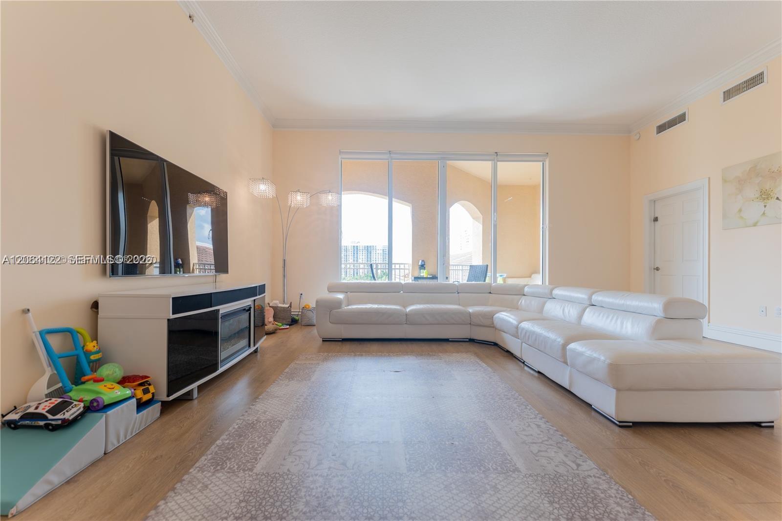 Photo of 3001 185th St  #710, Aventura, Florida, 33180 - 