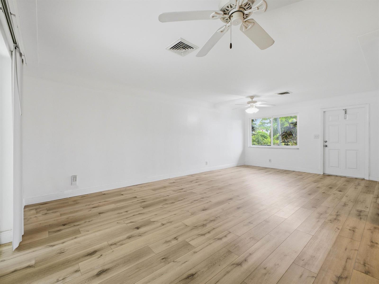  / 0 1984 sq. ft. $ 2026-08-04 0 foto