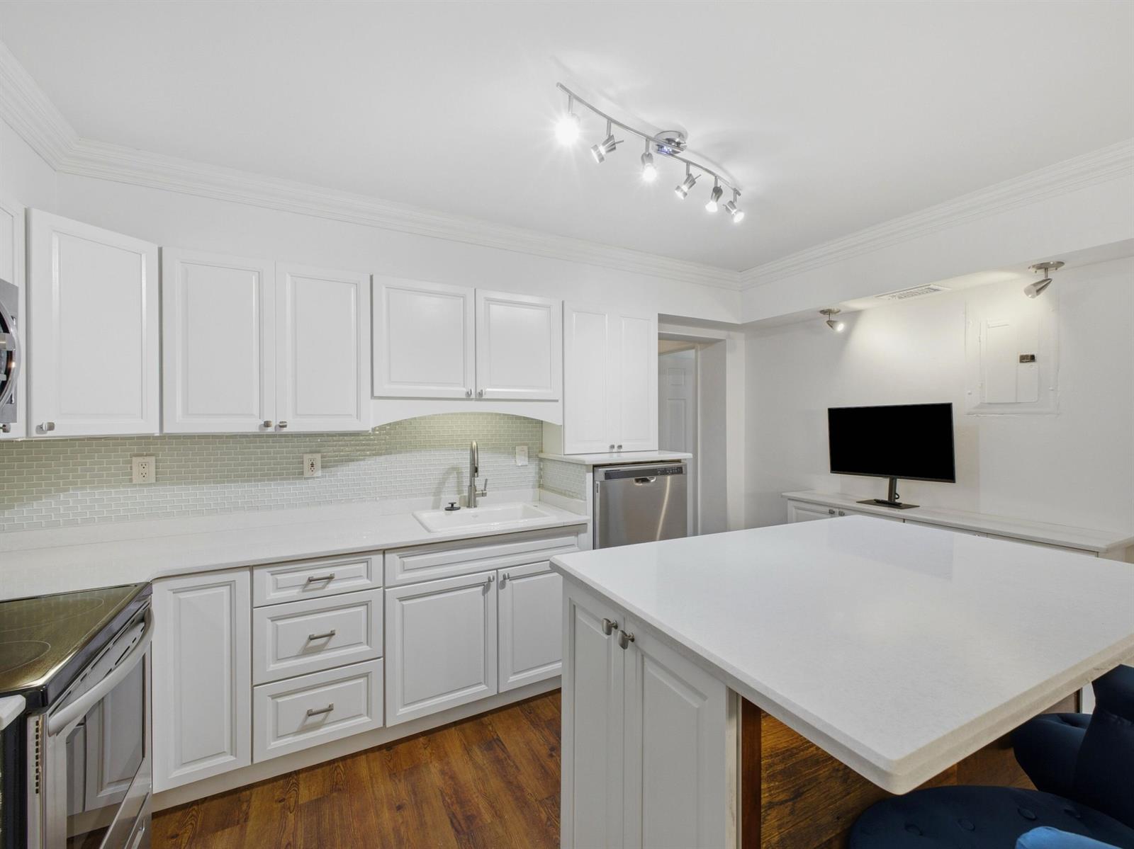   / 0 2779 sq. ft. $ 2026-08-04 0 Photo