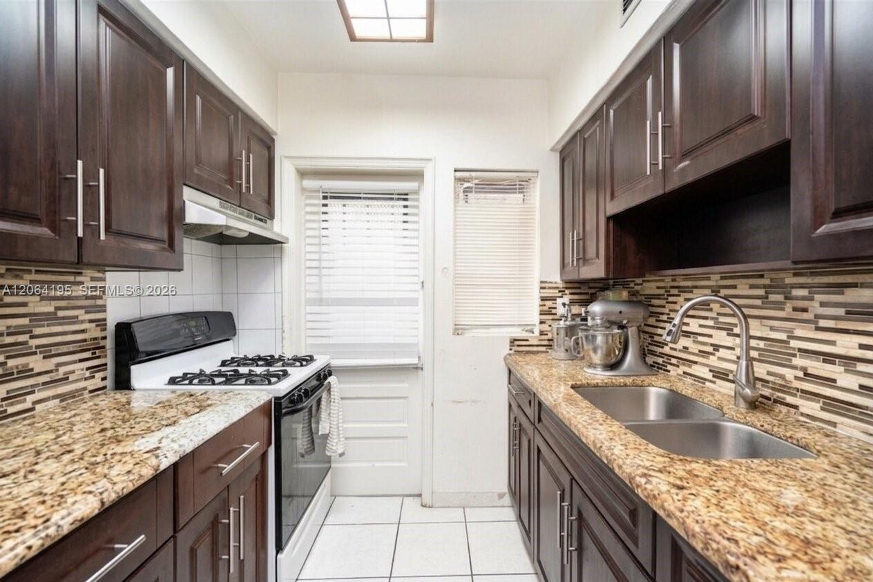 Ver detalles / 2220 sq. ft. $ 2026-08-03 0 foto