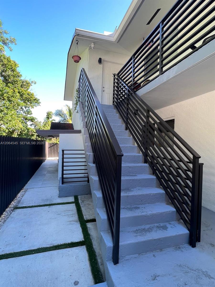   /   кв.футов $ 2026-08-03 0 Фото