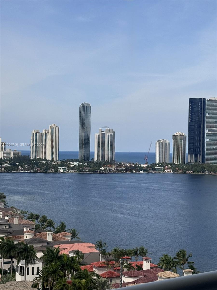 1804 3 / 3 2130 sq. ft. $ 2026-08-03 0 foto