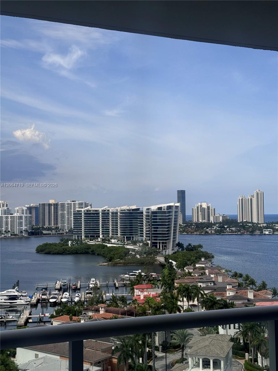 1804 3 / 3 2130 sq. ft. $ 2026-08-03 0 foto