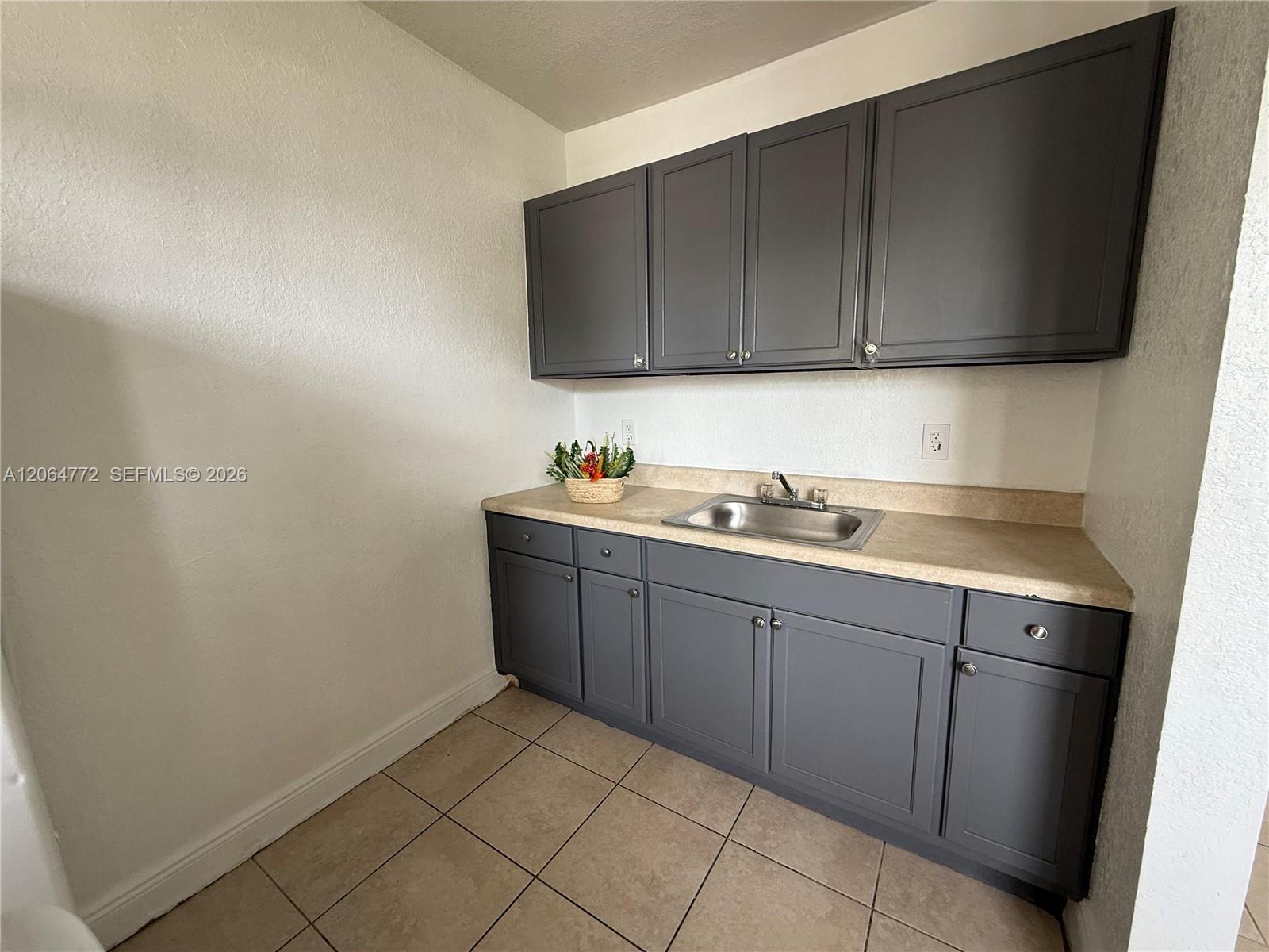   /   sq. ft. $ 2026-08-03 0 foto