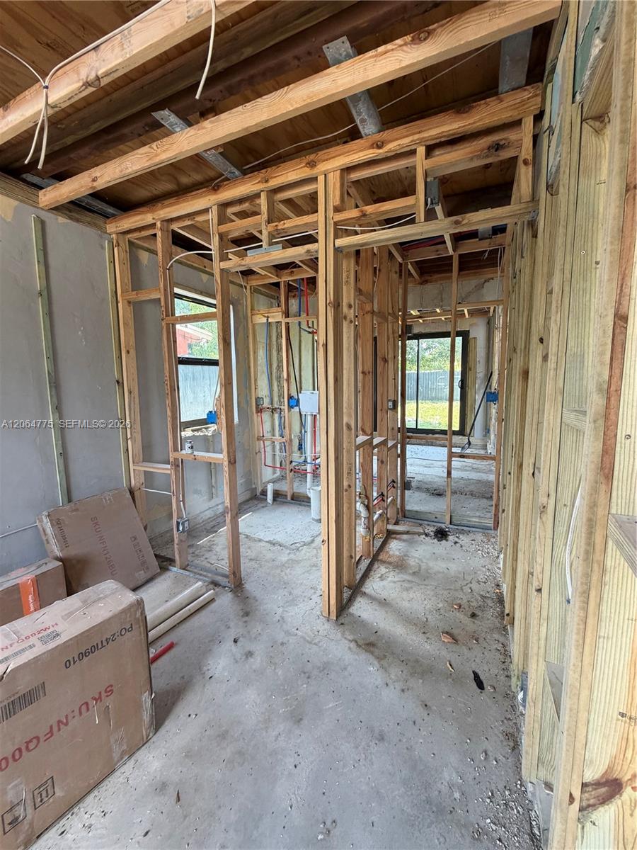 Ver detalles 2732 3 / 1 963 sq. ft. $ 2026-08-03 0 foto