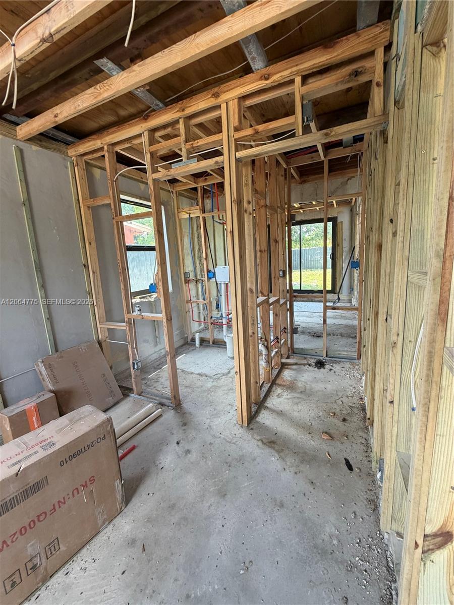 Ver detalles 2732 3 / 1 963 sq. ft. $ 2026-08-03 0 foto