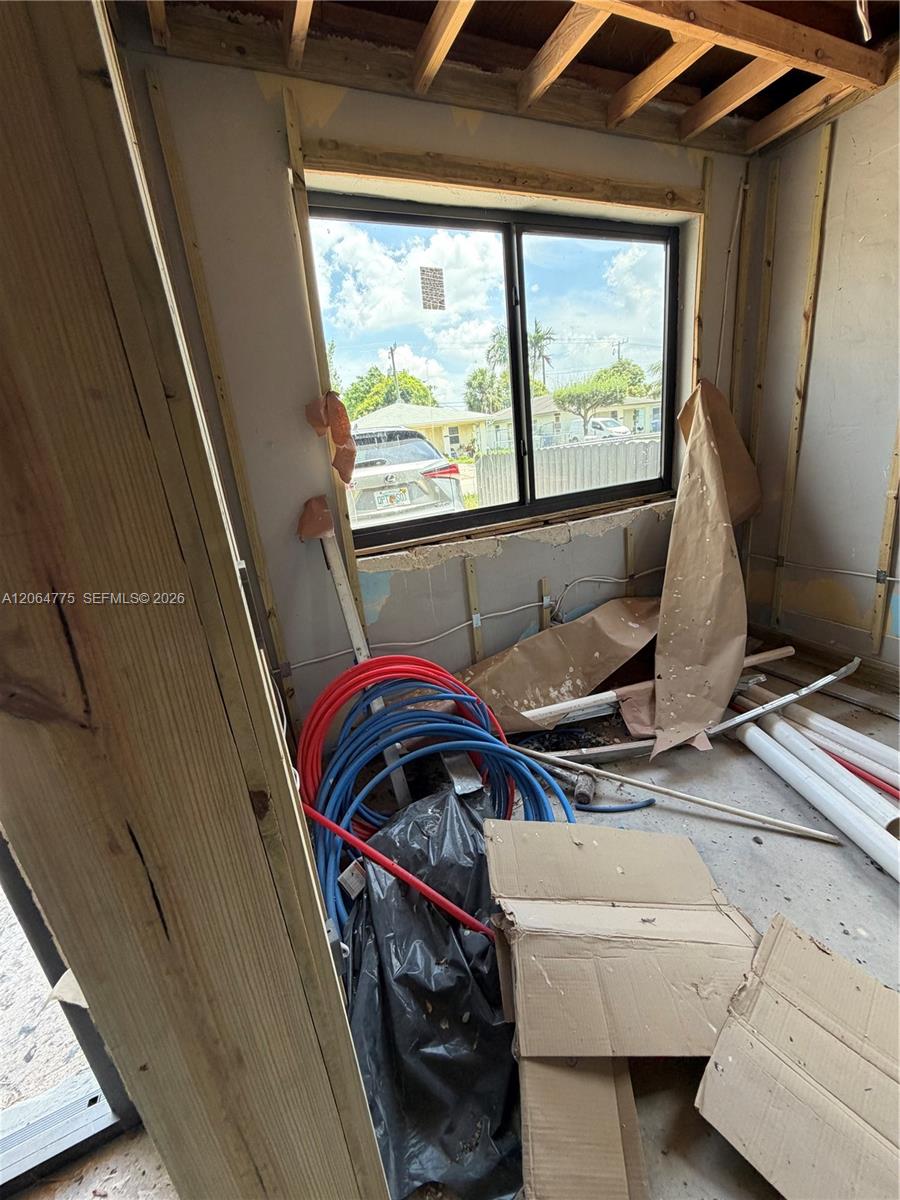 Ver detalles 2732 3 / 1 963 sq. ft. $ 2026-08-03 0 foto