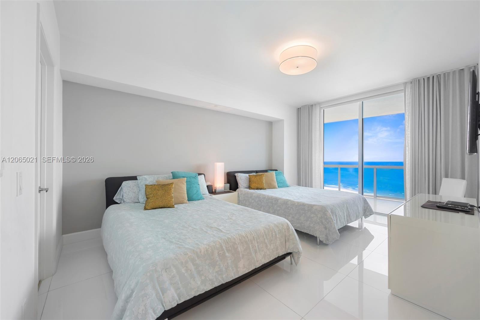 Photo of 2711 Ocean Dr  #902, Hollywood, Florida, 33019 - 