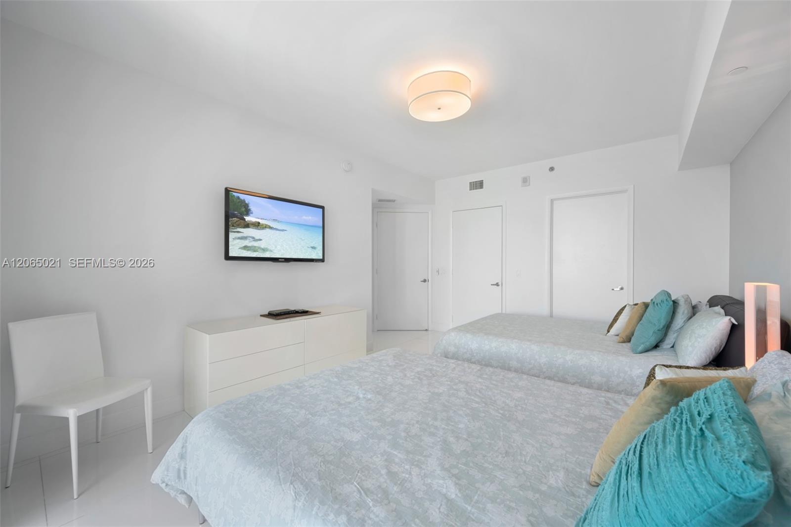 Photo of 2711 Ocean Dr  #902, Hollywood, Florida, 33019 - 