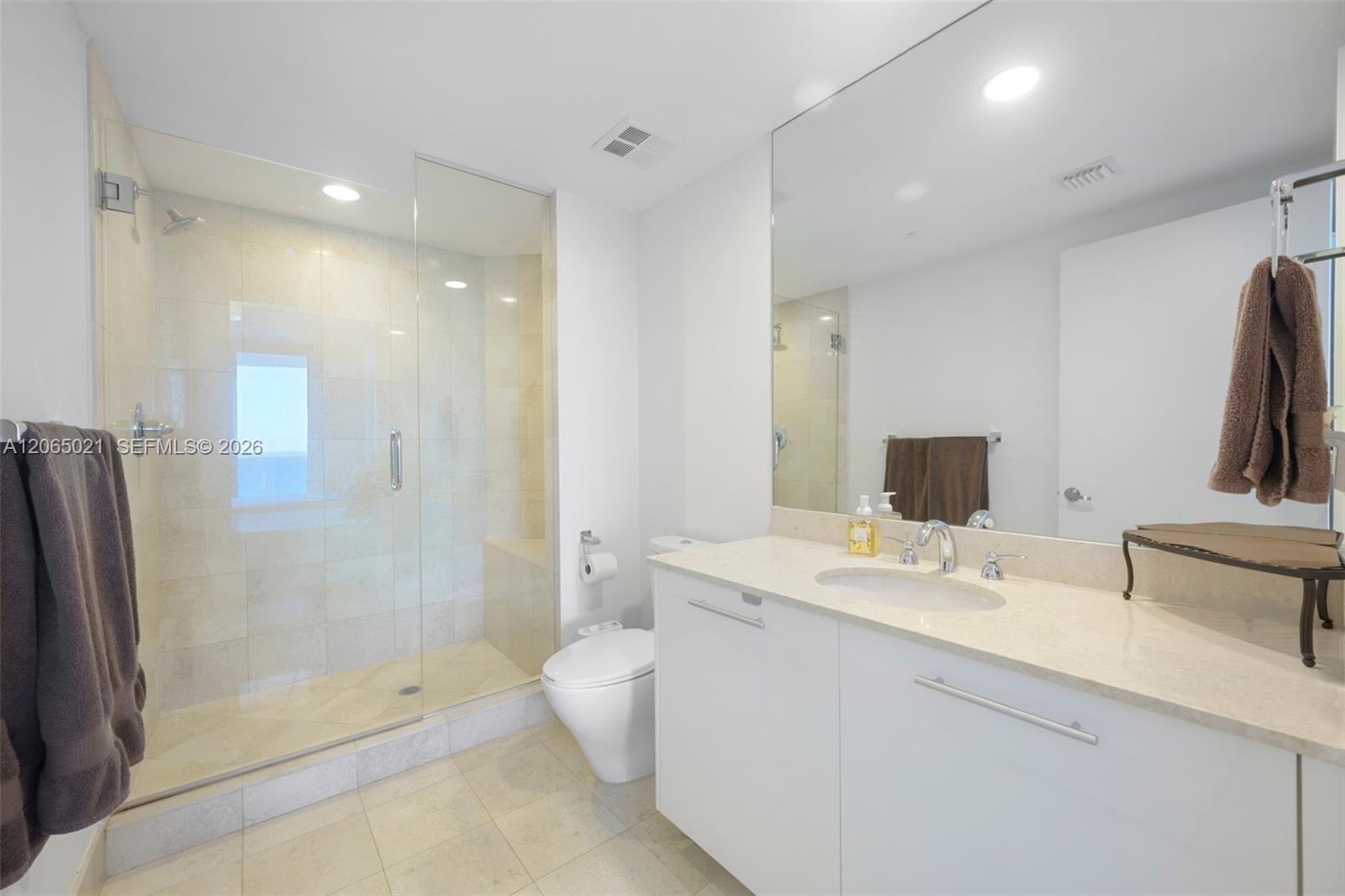 Photo of 2711 Ocean Dr  #902, Hollywood, Florida, 33019 - 
