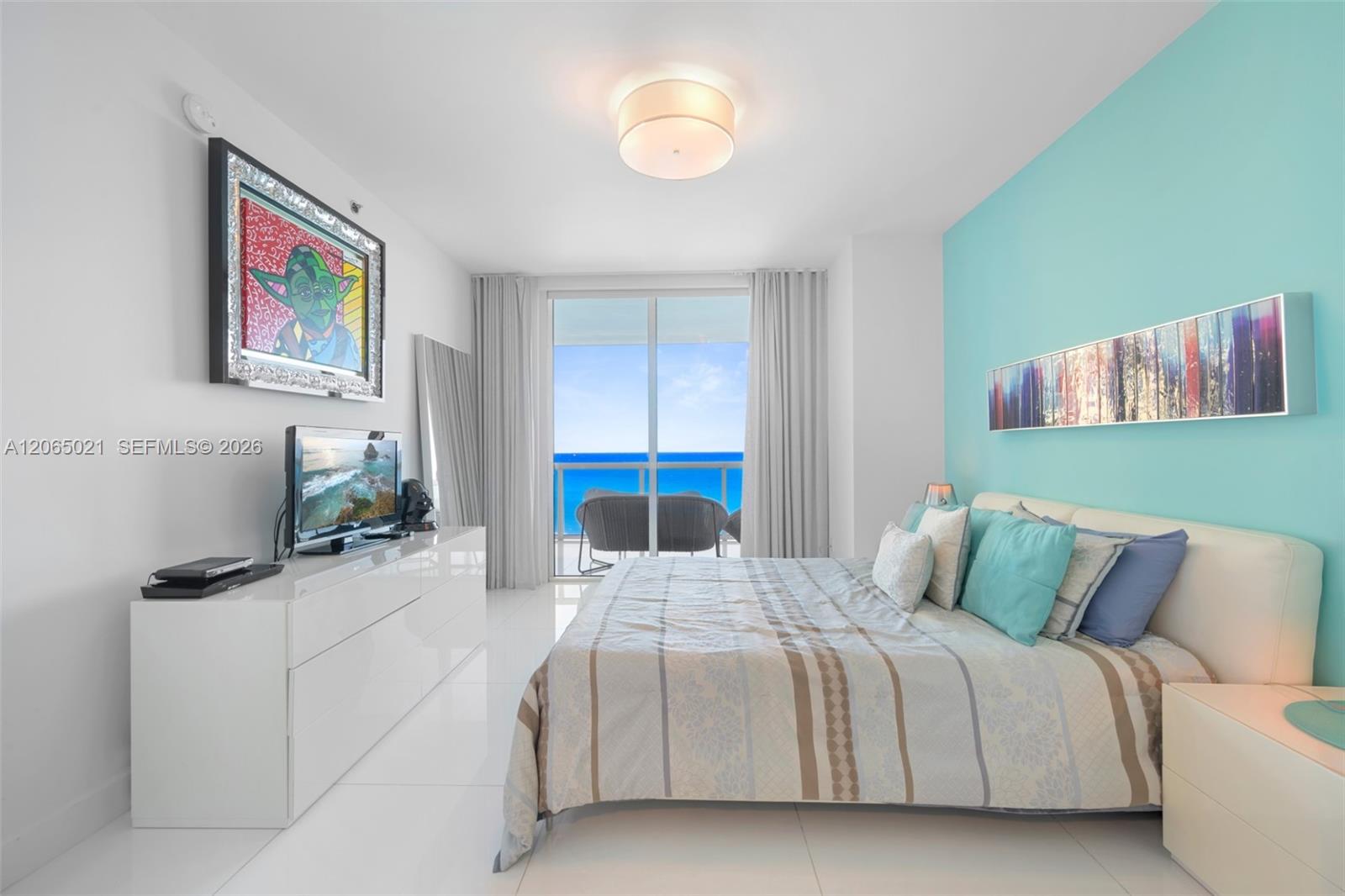 Photo of 2711 Ocean Dr  #902, Hollywood, Florida, 33019 - 