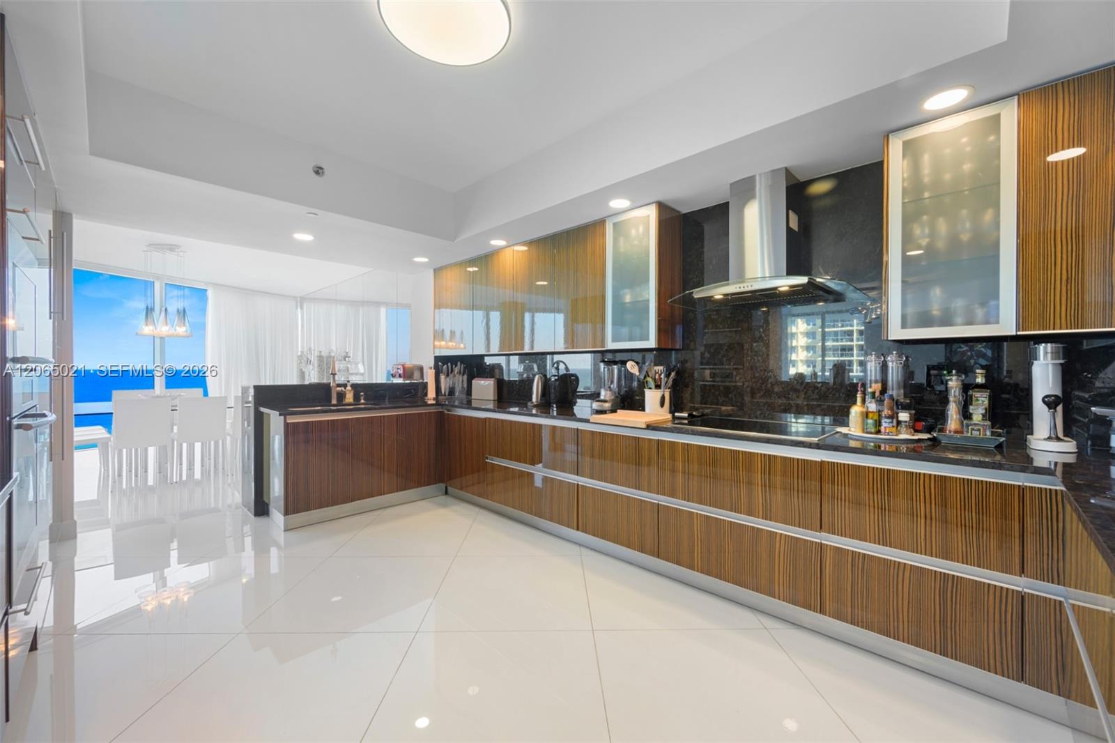 Photo of 2711 Ocean Dr  #902, Hollywood, Florida, 33019 - 
