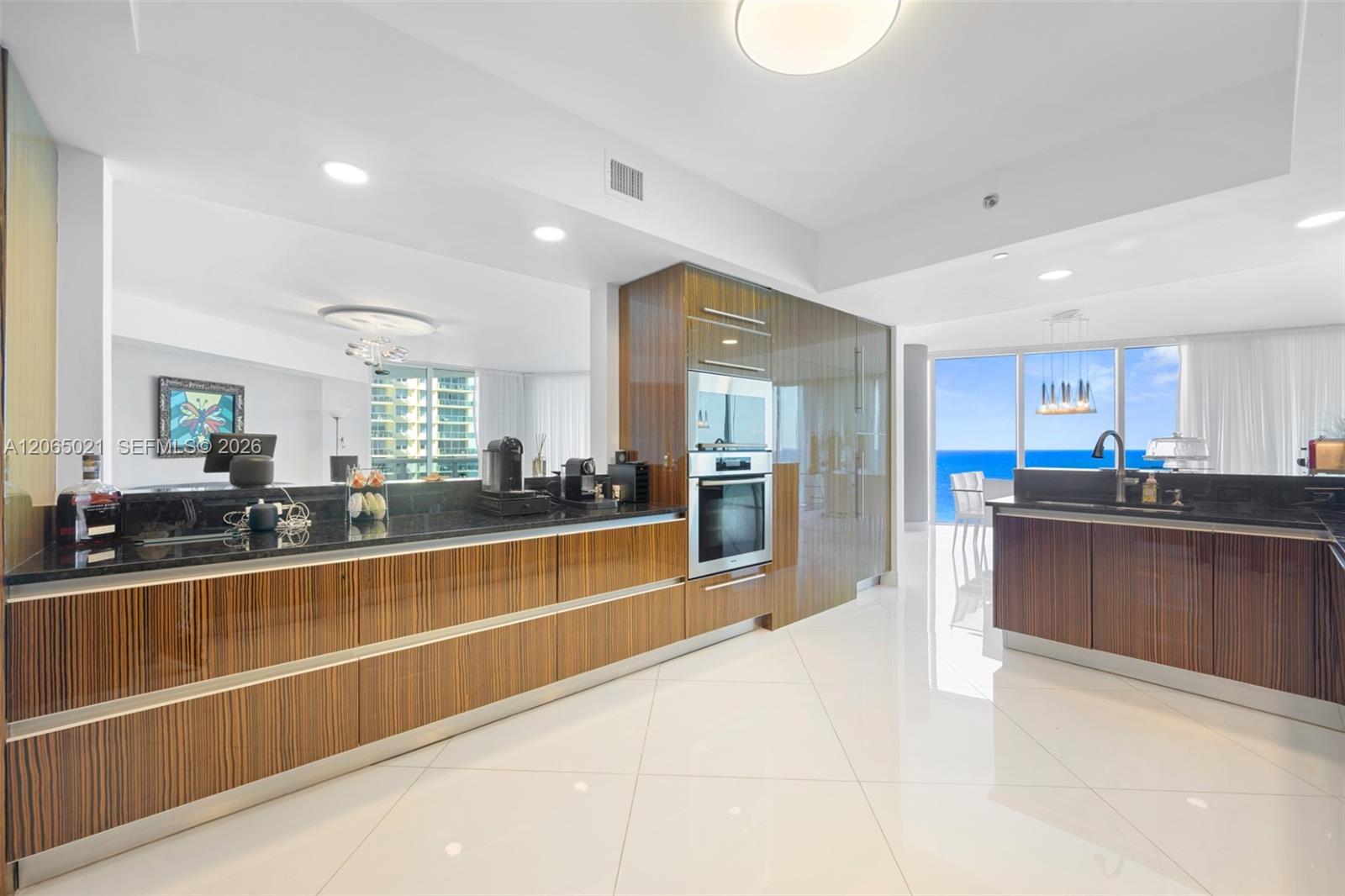 Photo of 2711 Ocean Dr  #902, Hollywood, Florida, 33019 - 