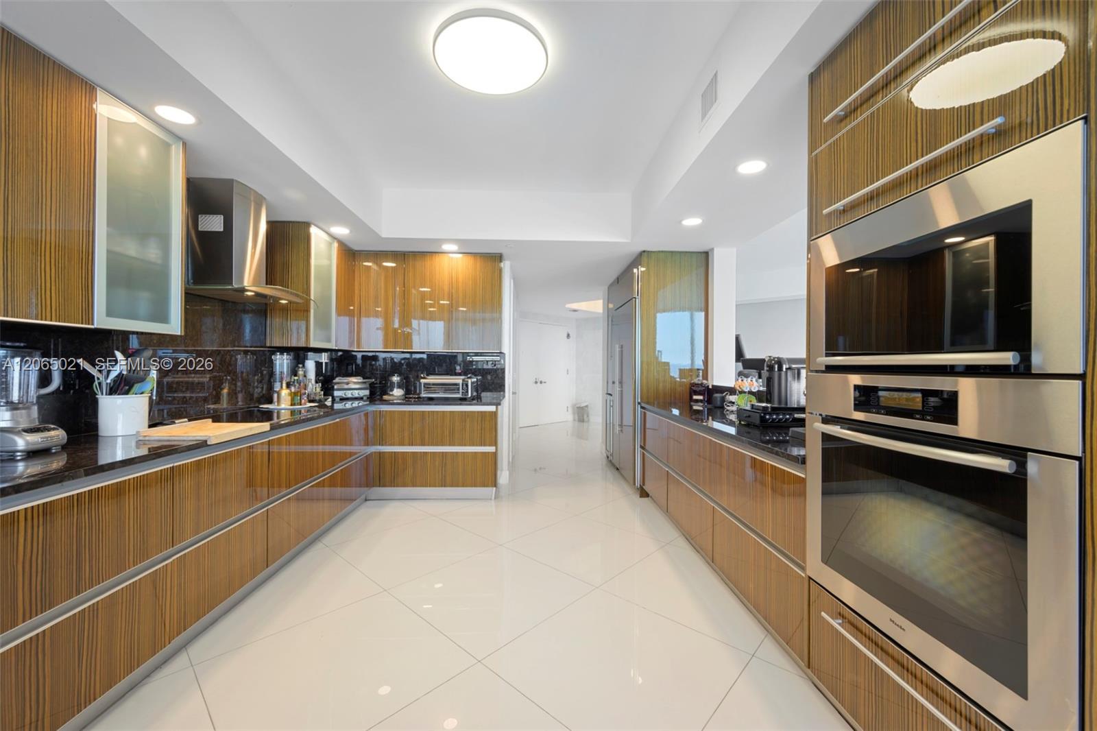 Photo of 2711 Ocean Dr  #902, Hollywood, Florida, 33019 - 