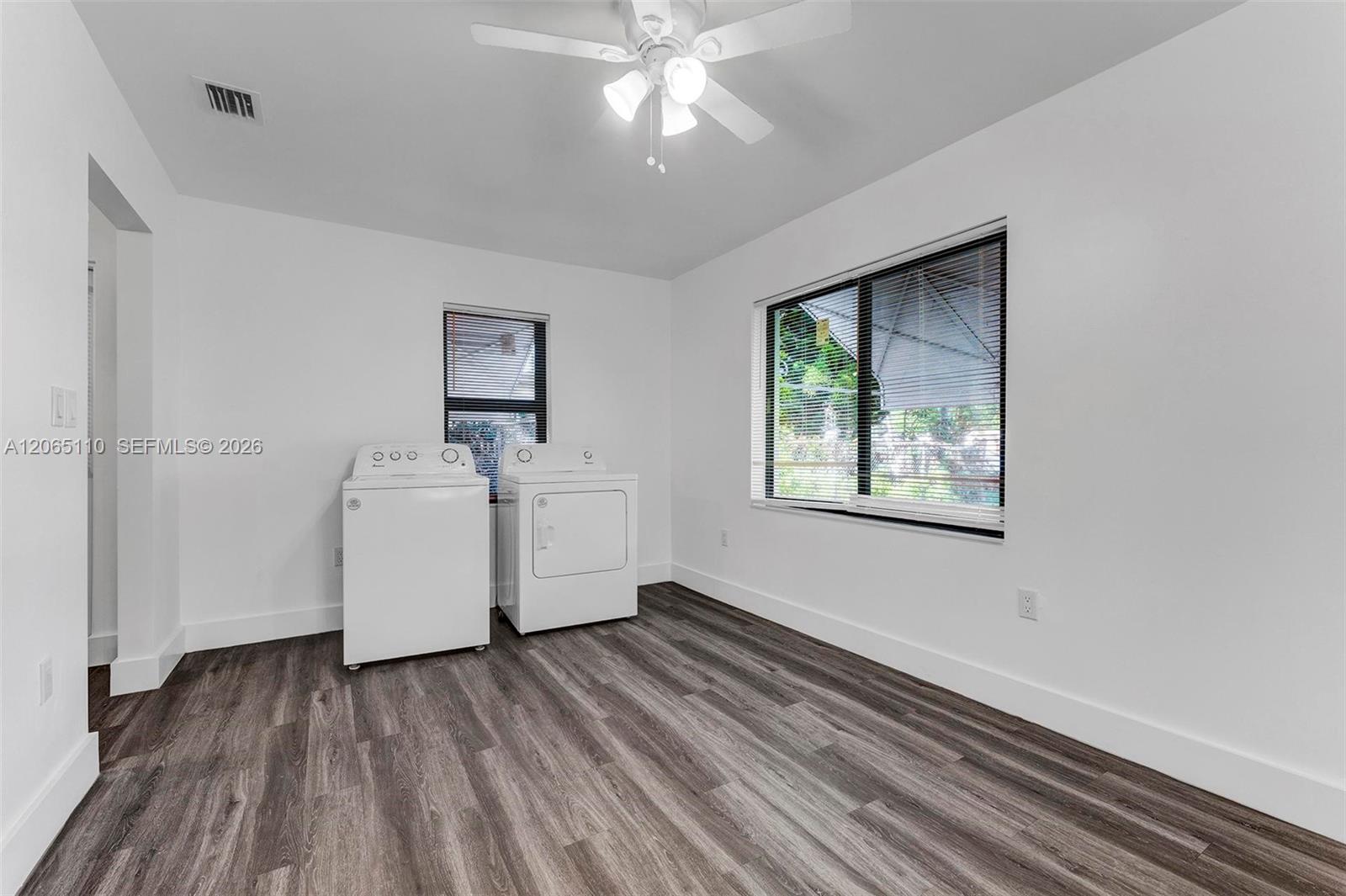   /   sq. ft. $ 2026-08-04 0 foto