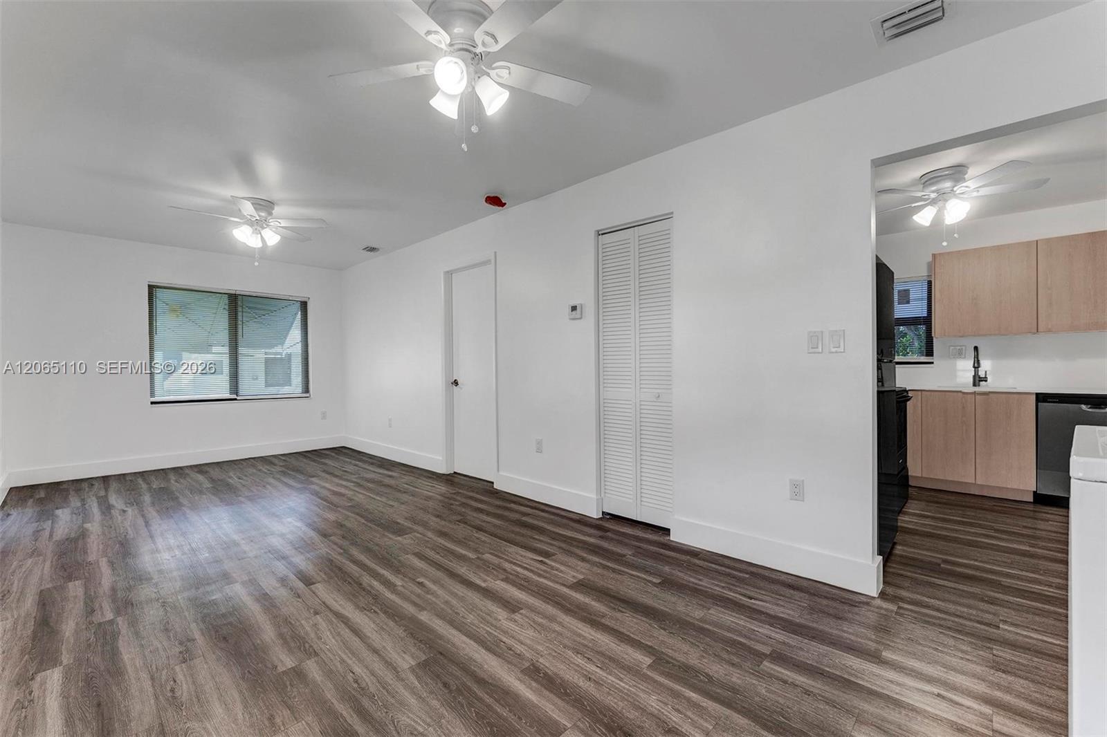   /   sq. ft. $ 2026-08-04 0 foto
