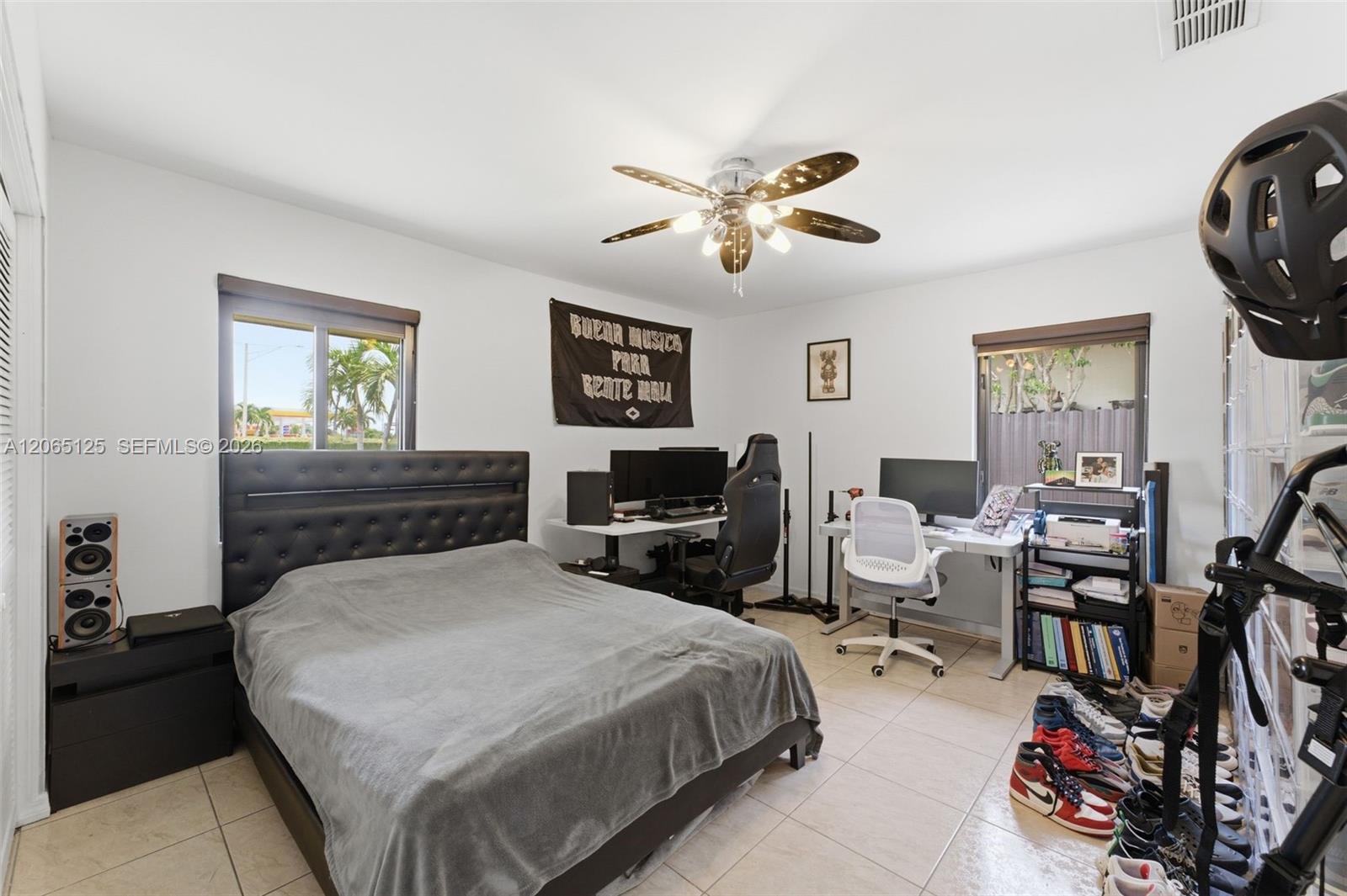   /   sq. ft. $ 2026-08-04 0 foto