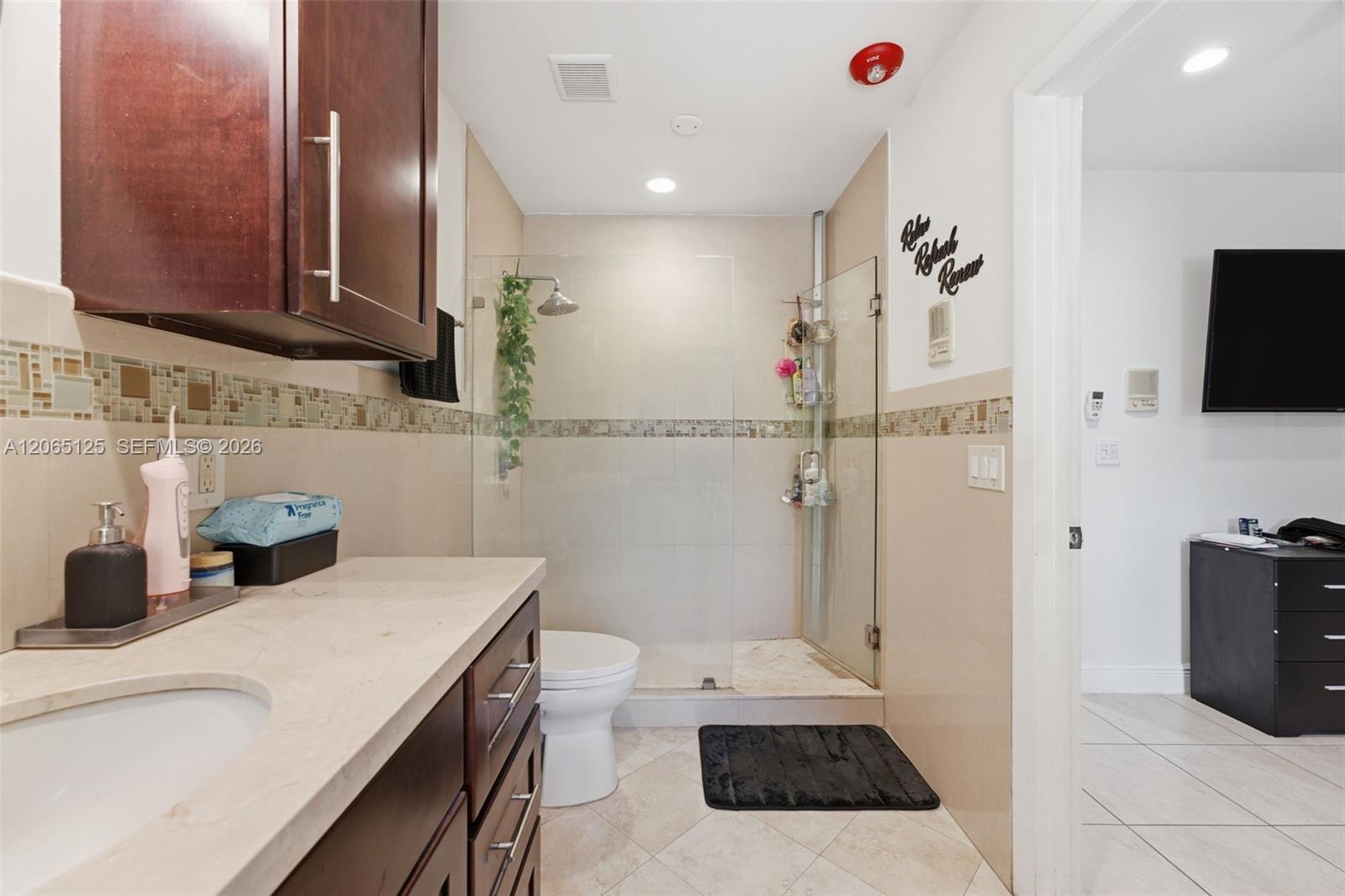   /   sq. ft. $ 2026-08-04 0 foto