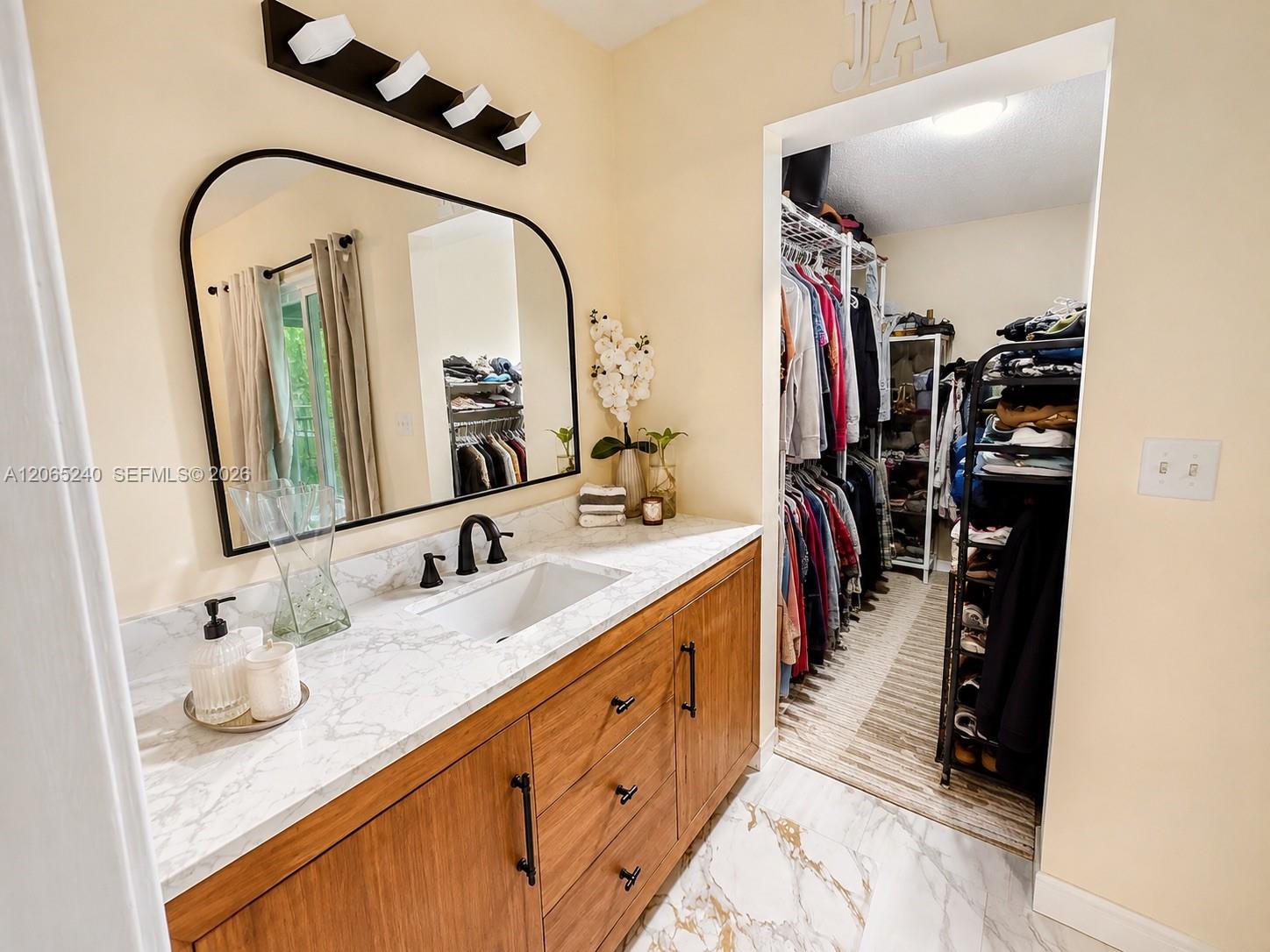 2311 2 / 3 1332 sq. ft. $ 2026-08-04 0 Photo
