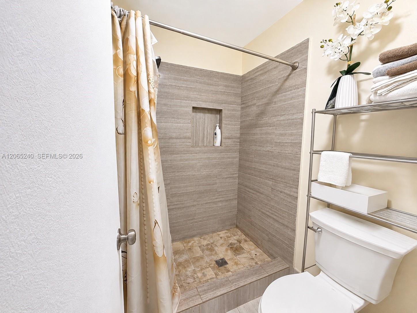 2311 2 / 3 1332 sq. ft. $ 2026-08-04 0 Photo