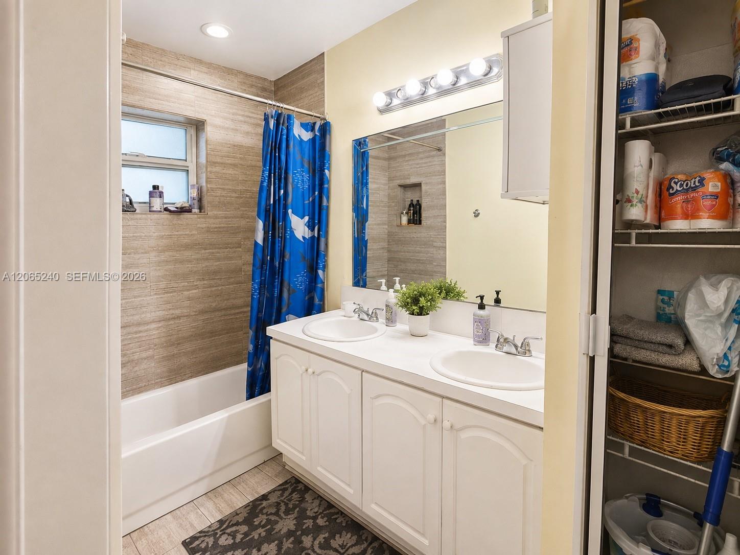 2311 2 / 3 1332 sq. ft. $ 2026-08-04 0 Photo