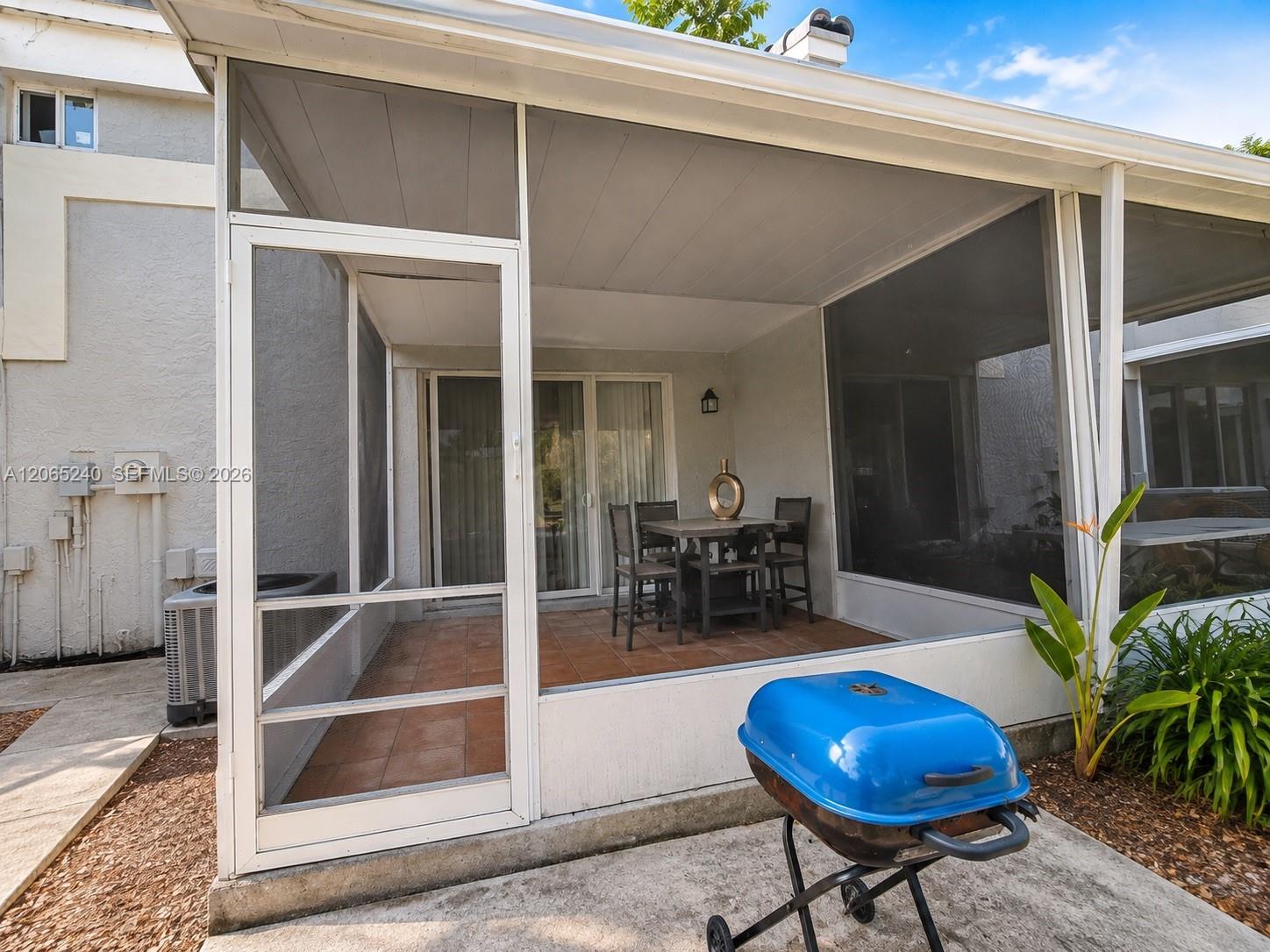 2311 2 / 3 1332 sq. ft. $ 2026-08-04 0 Photo