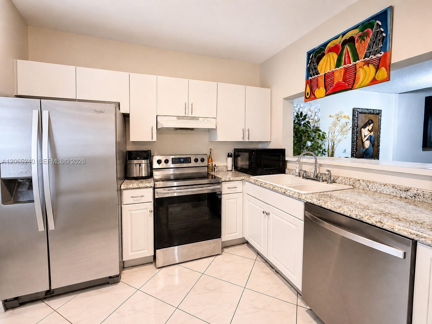 2311 2 / 3 1332 sq. ft. $ 2026-08-04 0 Photo