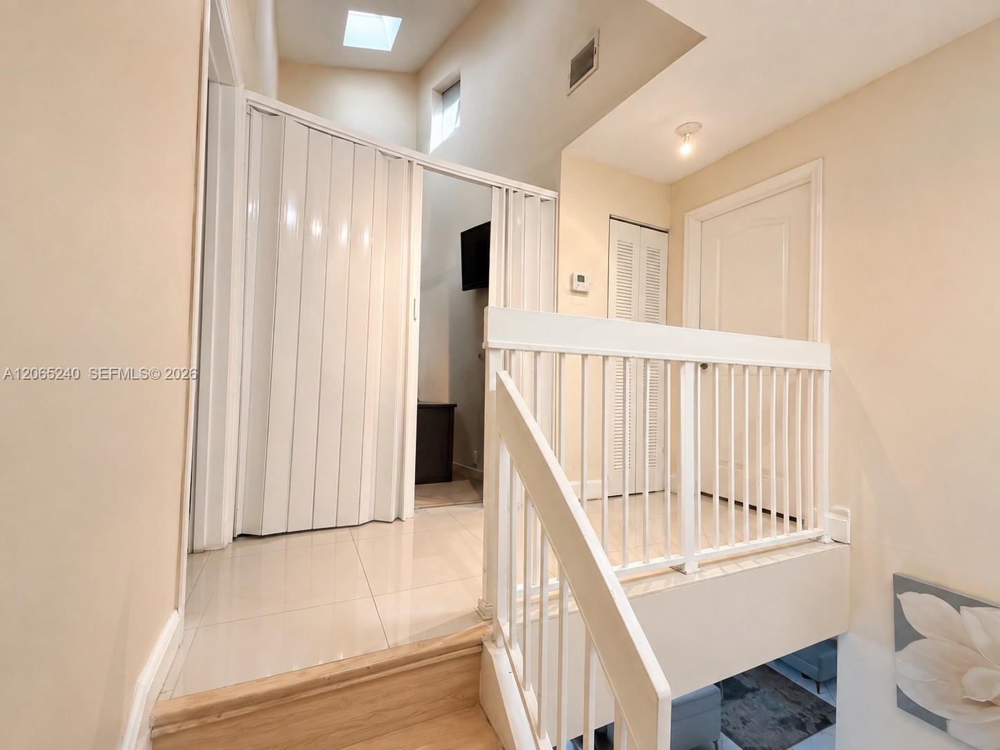 2311 2 / 3 1332 sq. ft. $ 2026-08-04 0 Photo