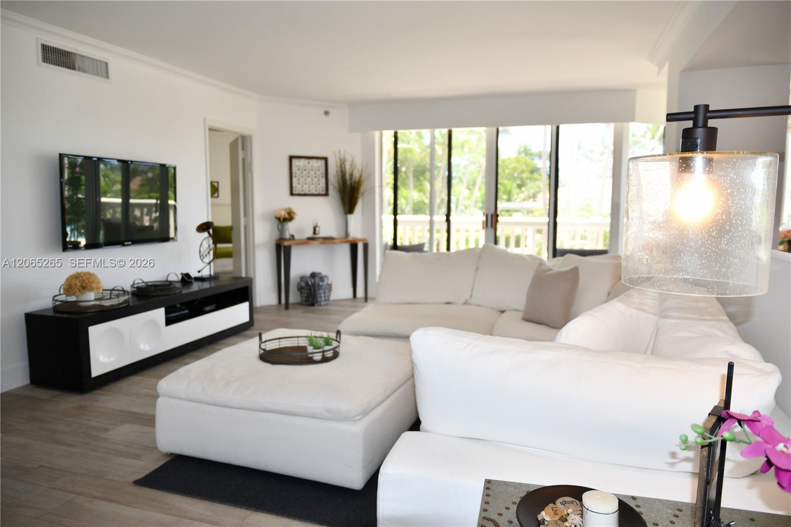 303 3 / 3 1840 sq. ft. $ 2026-08-04 0 foto