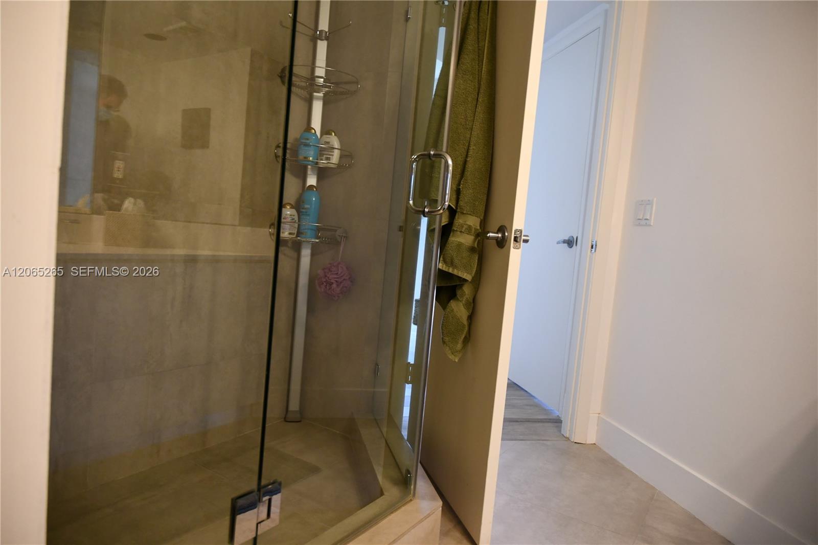 303 3 / 3 1840 sq. ft. $ 2026-08-04 0 foto