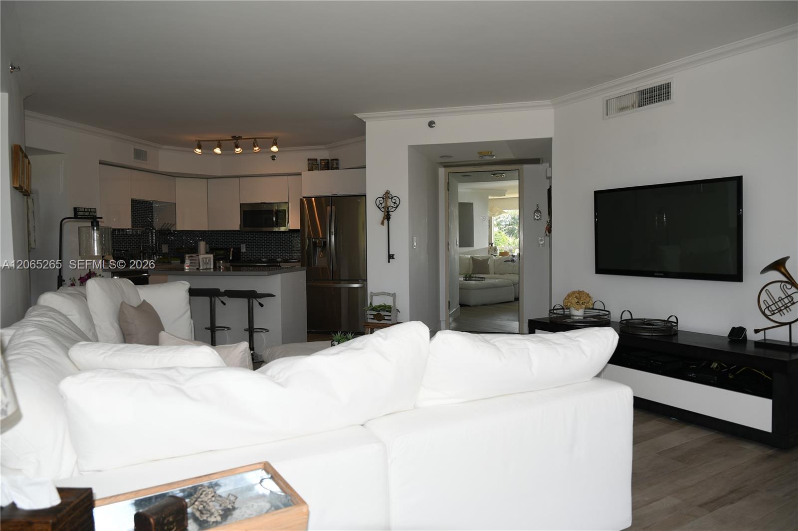 303 3 / 3 1840 sq. ft. $ 2026-08-04 0 foto