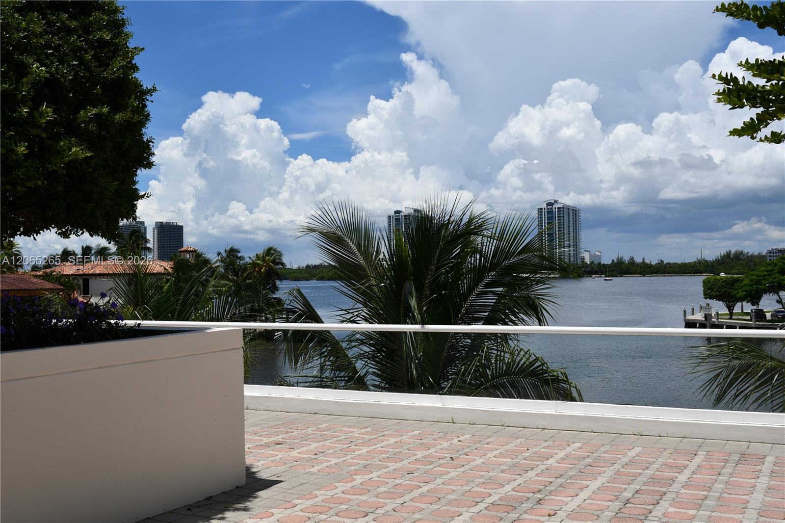 303 3 / 3 1840 sq. ft. $ 2026-08-04 0 foto