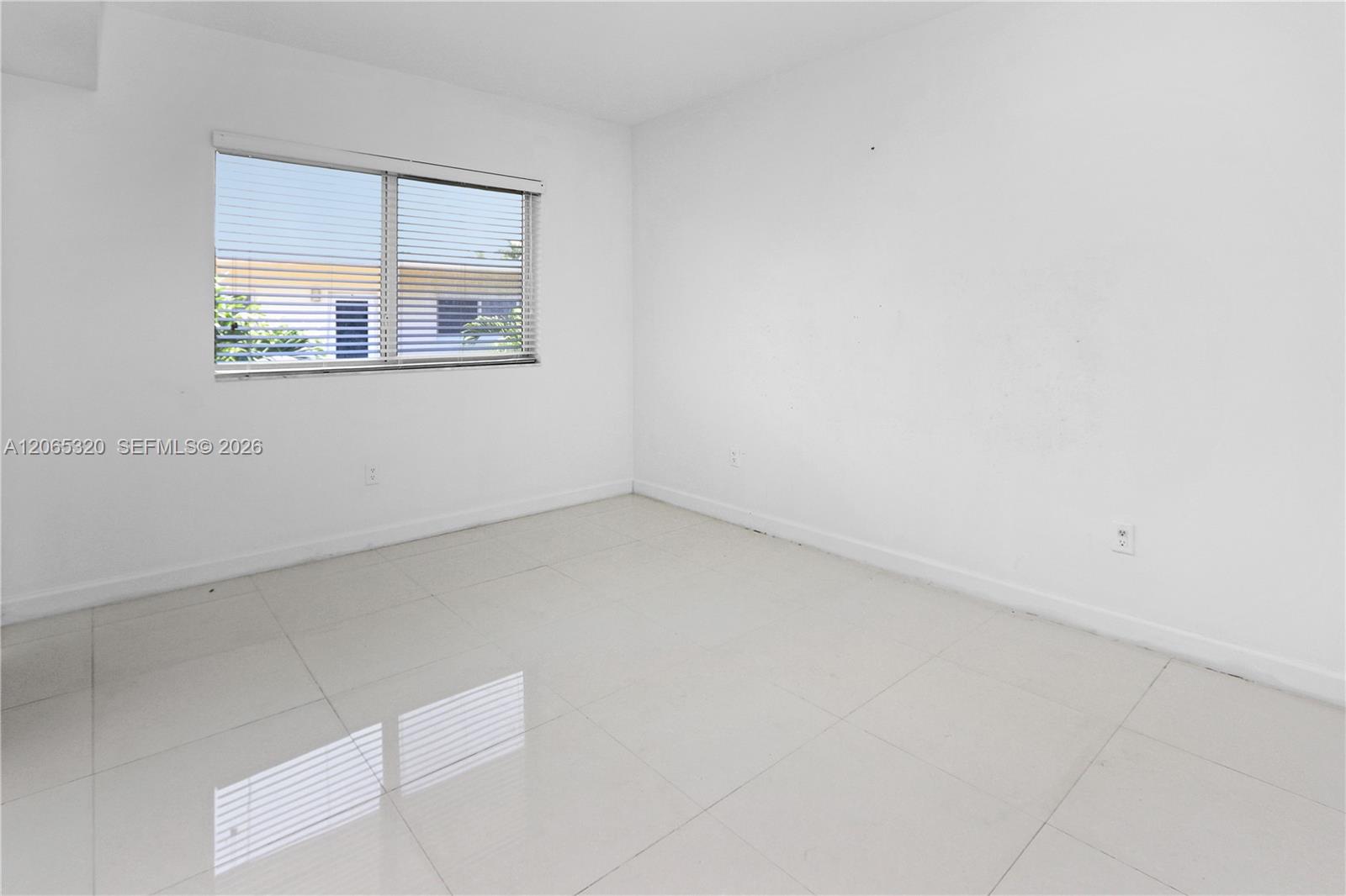 Ver detalles / sq. ft. $ 2026-08-04 0 foto