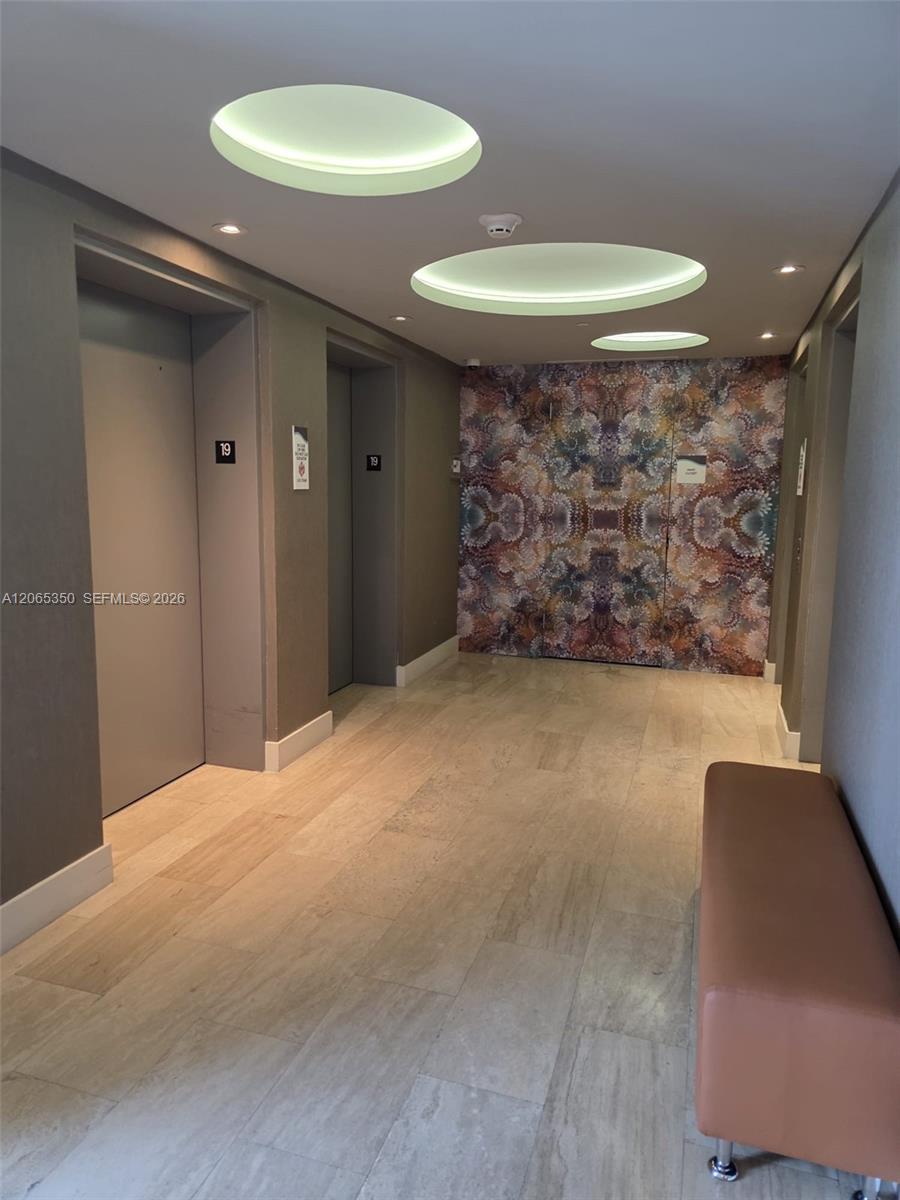 1912 1 / 1 869 sq. ft. $ 2026-08-04 0 foto