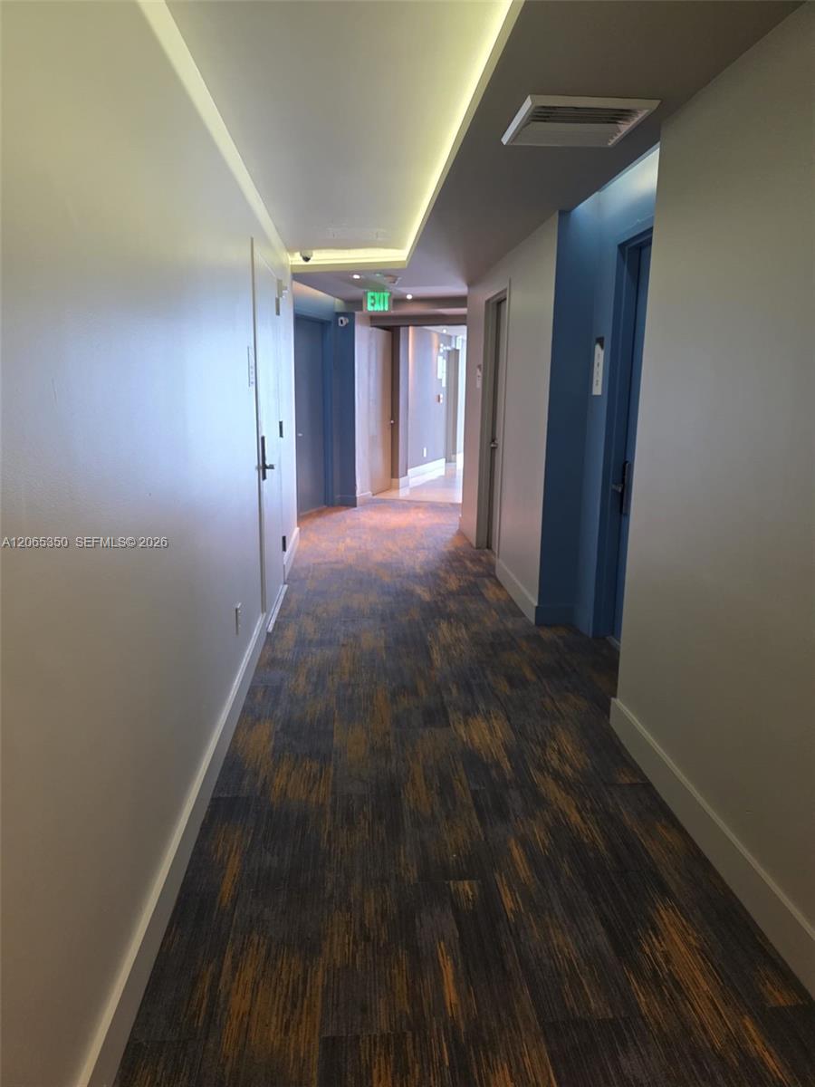 1912 1 / 1 869 sq. ft. $ 2026-08-04 0 foto