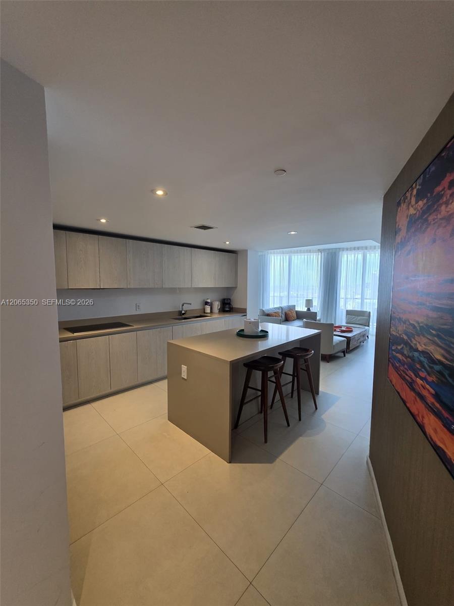 1912 1 / 1 869 sq. ft. $ 2026-08-04 0 foto