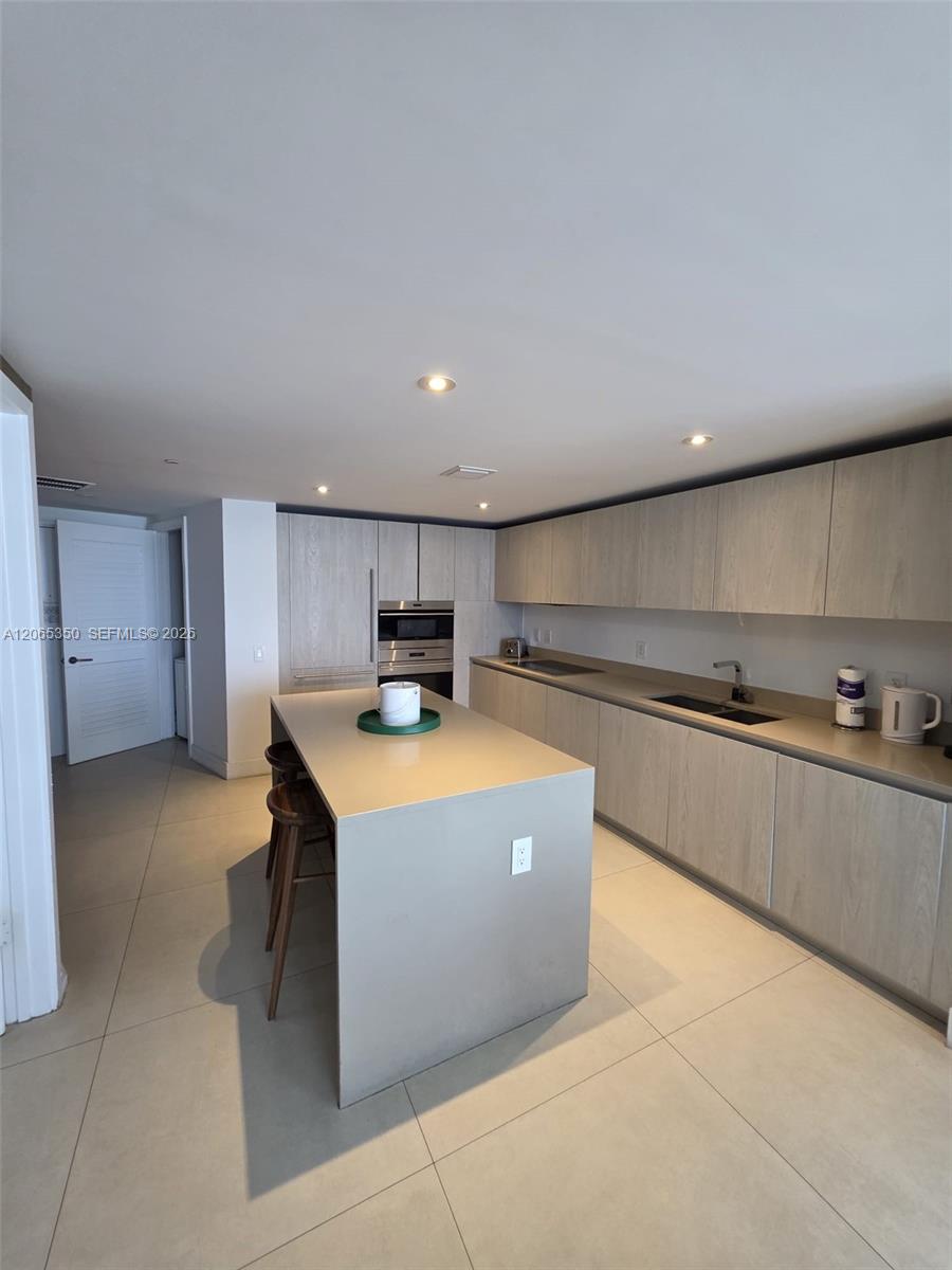 1912 1 / 1 869 sq. ft. $ 2026-08-04 0 foto