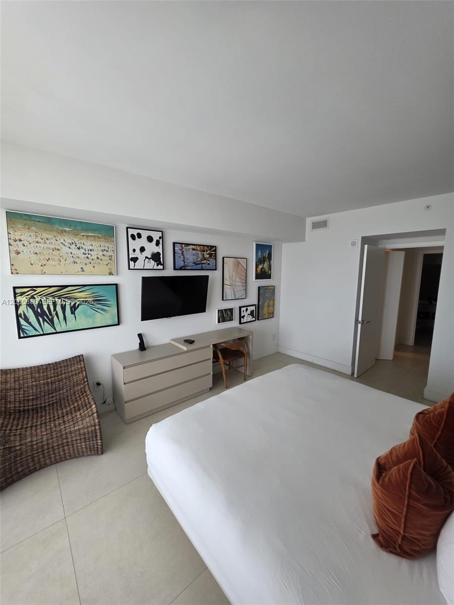 1912 1 / 1 869 sq. ft. $ 2026-08-04 0 foto