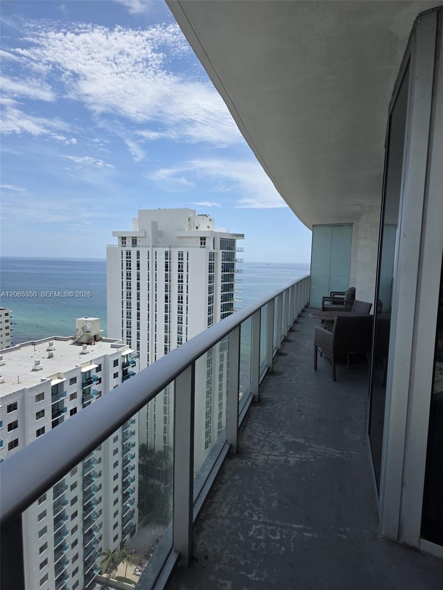 1912 1 / 1 869 sq. ft. $ 2026-08-04 0 foto