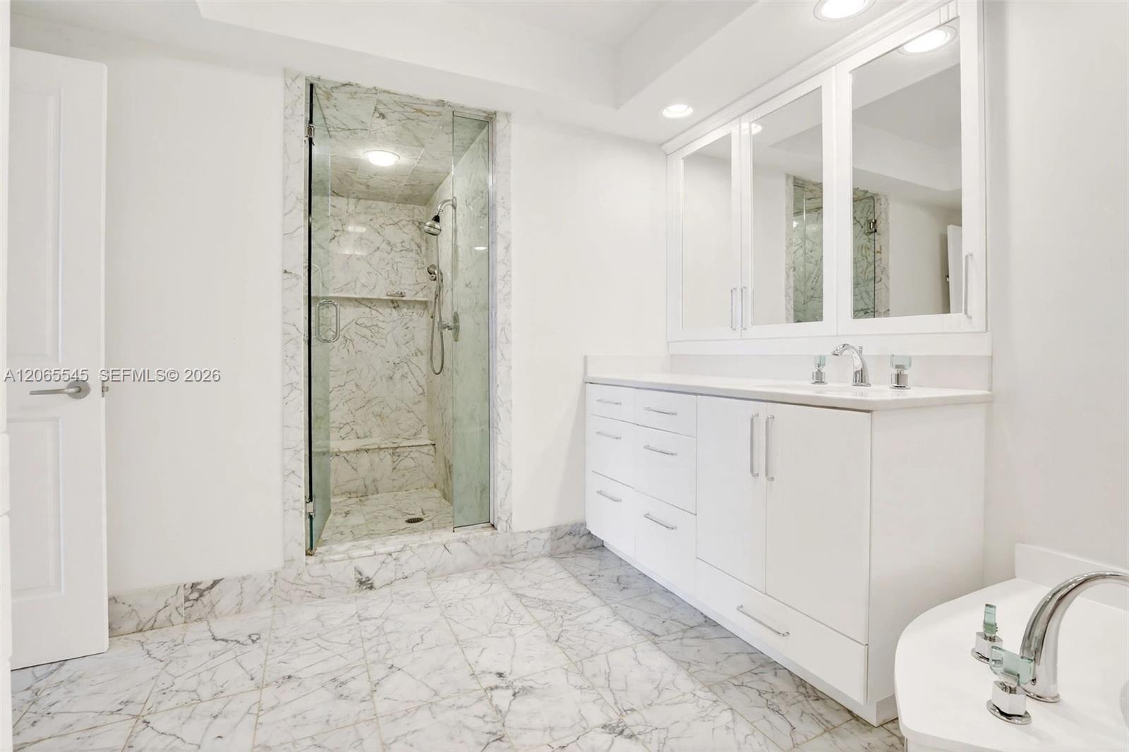 Photo of 20281 Country Club Dr #1801, Aventura, Florida, 33180 - *VIRTUALLY STAGED