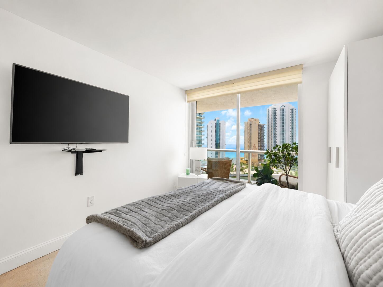Photo of 16500 Collins  #1751, Sunny Isles Beach, Florida, 33160 - Third bedroom