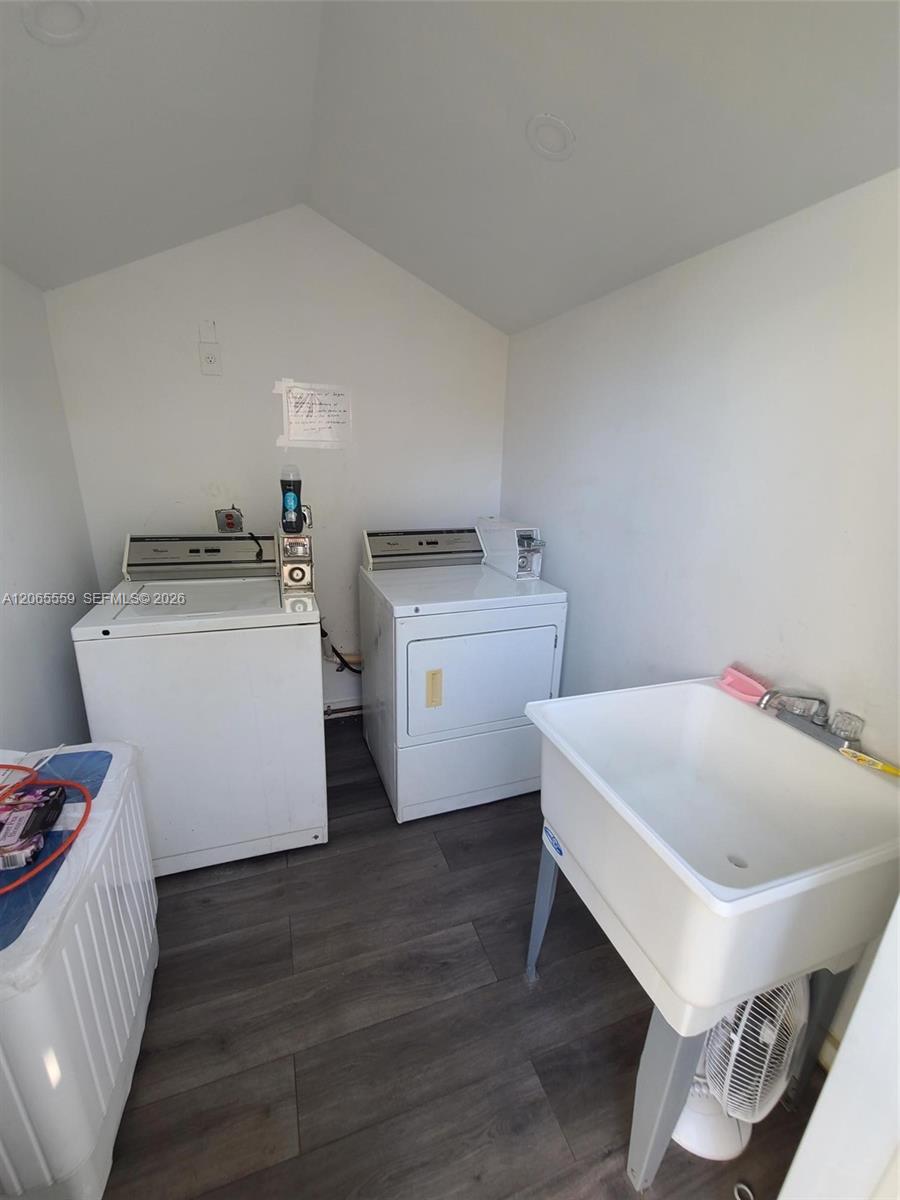   /  3200 sq. ft. $ 2026-08-04 0 foto