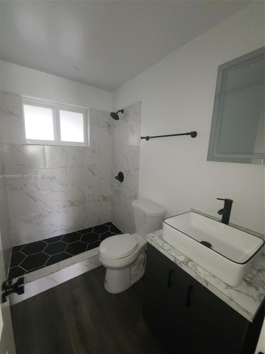   /  3200 sq. ft. $ 2026-08-04 0 foto